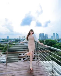 6 Potret Terbaru Celine Evangelista Gaya Rambut Berponi yang Terlihat Makin Muda Cantik, Baru Saja Terlibat Drama Kalina - Vicky