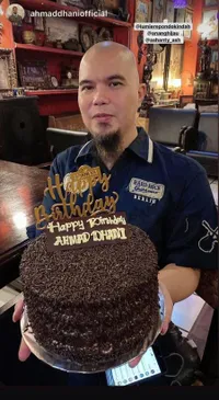 6 Potret Ulang Tahun Ahmad Dhani yang ke-48, Kekompakan Al El dan Dul Serta Mulan Jameela Jadi Sorotan