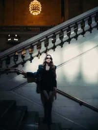 7  Potret Sabrina Chairunnisa Photoshoot di Grand Central New York, Bak Supermodel