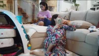7 Foto Aktivitas Nisya Ahmad dan Syahnaz Sadiqah Selama WFH, Urus Anak Sambil Berantem