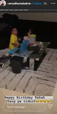 7 Foto Birthday Surprise Mikhayla Anak Nia Ramadhani, Dapat Kue Ultah Sederhana - Pesan Video Manis dari Sang Mama