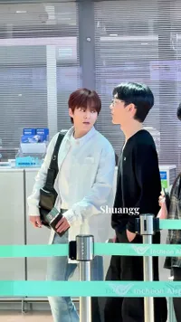 7 Foto Ganteng Chen dan Xiumin EXO di Bandara, Siap Menghibur di Saranghaeyo Indonesia 2024 Dipromotori @mecimapro