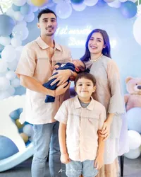 7 Foto Keluarga Jessica Iskandar dan Vincent Verhaag yang Makin Bahagia dengan 2 Anak, Wajah Baby Don Bikin Gemas