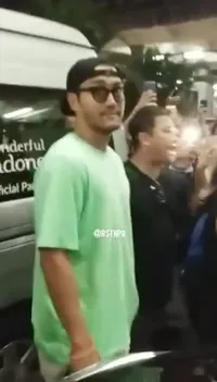 7 Foto Siwon Super Junior di Bali, Nikmati Selancar & Sunset