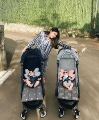 7 Foto Syahnaz Sadiqah si Mama Muda Cantik dan Anak Kembarnya, Kompak Terus Bareng Zayn dan Zunaira