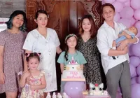 7 Foto Ussy Sulistiawaty Bareng Suami dan Lima Anak, Andhika Pratama Sudah Nggak Ganteng Sendiri