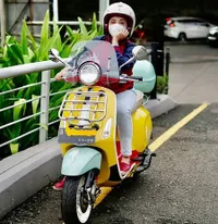 7 Foto Ussy Sulistiawaty yang Tetap Cantik Saat Naik Motor, Ternyata Sudah Bisa Sejak Kelas 2 SMP