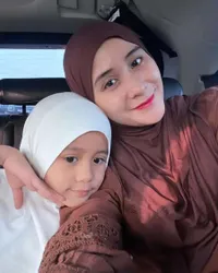 7 Gaya Anak Selebriti Saat Pakai Hijab yang Bikin Gemas, Ada Putri Nagita Slavina hingga Irish Bella