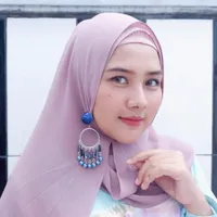 7 Gaya Berhijab Calon Istri Sahrul Gunawan, Cantik Fashionable