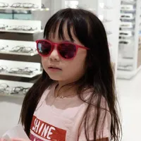 7 Gaya Centil Gempi Coba-Coba kacamata Hitam Baru, Mau ke Bali Nih!