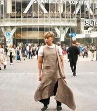 7 Gaya Fashion Nyentrik Roy Kiyoshi, Ada Yang Dicibir Netizen