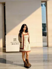 7 Gaya Outfit Fuji yang Bisa Jadi Inspirasi Fashion Untuk Perempuan Bertubuh Mungil