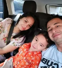 7 Gaya Selebriti Saat Antar Anak di Hari Pertama Sekolah, Mulai Dari Pakai Daster Hingga Bergaya Bak ABG
