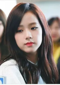 7 K-Pop Idol Ini Punya Bentuk Bibir Unik dan Menggemaskan, Ada Jisoo BLACKPINK Sampai Jin BTS!