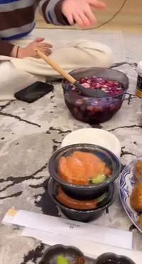 7 Menu Buka Puasa Seleb Hari Pertama Ramadan, Ada yang Masak Sendiri hingga Berbagi ke Warga