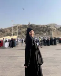 7 Momen Ghea Indrawari Umrah dan Kunjungi Masjid Nabawi, Disebut Sekali Terapi ke Taman Surgawi