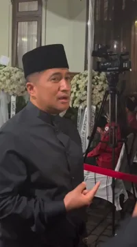 7 Potret Irfan Hakim Melayat ke Rumah Titiek Puspa, Ingat Amanah dan Permintaan Eyang Padanya