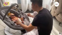 7 Momen Irwansyah Pertama Kali Mandikan Baby Ukkasya, Telaten Banget - Ikutan Panik Saat Si Kecil Menangis