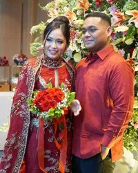 7 Momen Lamaran Audrey Putri Mairo Teguh, Sederhana Bertema Merah Merona