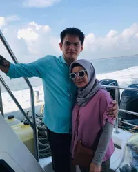 7 Postingan Manis Suami Ikke Nurjanah yang Bikin Baper, Masih Berasa Pengantin Baru - Setiap Hari Bilang 'I Love You'