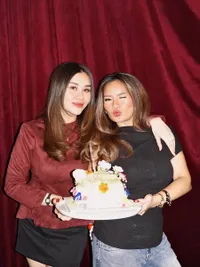 7 Potret Aaliyah Massaid Rayakan Ulang Tahun Zahwa Massaid ke-25 Tahun, Kakak Adik Rasa Sahabat