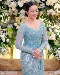 7 Potret Acara Siraman Yura Yunita Jelang Pernikahan, Tampil Cantik & Anggun dengan Kebaya Biru