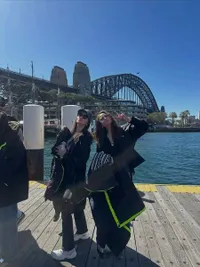 7 Potret Acha Septriasa dan Raline Shah Main Bareng di Australia, Lihat Paus - Makan-makan