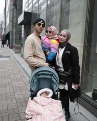 7 Potret Achmad Megantara Bintang Sinetron 'CINTA DI UJUNG SAJADAH' Kala Momong Buah Hatinya, Family Man Banget