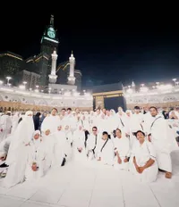 7 Potret Adiba Khanza dan Egy Maulana Vikri Ibadah Umrah Bareng Keluarga, Doa Penuh Khusyuk di Depan Ka'bah