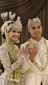 7 Potret Al Ghazali dan Alyssa Daguise Pamer Cincin Kawin dan Buku Nikah Setelah Sah, Senyum Bahagia Bercampur Lega