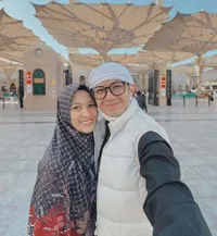 7 Potret Alyssa Soebandono & Dude Harlino Peringati 11 Tahun Pernikahan, Rayakan dengan Ngabuburit Cari Takjil