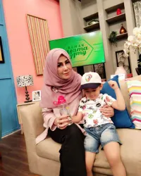 7 Potret Amy Qanita Bersama Cucu, Sosok Nenek Penyayang & Sabar