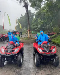 7 Potret Anang & Ashanty Liburan di Bali, Naik ATV hingga Rafting - Tetap Seru Walau Hujan