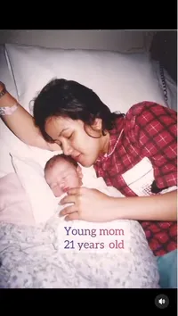 7 Potret Andi Soraya Bersama Sang Anak dan Jadi Seorang Ibu Muda, Lahirkan Anak Laki-laki di Usia 21 Tahun - Pesona Cantiknya Nggak Luntur