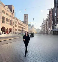 7 Potret Angel Karamoy Saat di Belanda, Tampil Stylish - Rayakan Ultah Ibu dari Amsterdam