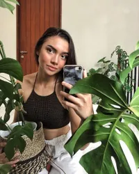 7 Potret Angela Gilsha si Antagonis dalam 'SAMUDRA CINTA' Saat Berolahraga, Punya Body Goals Bak Biola