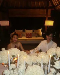 7 Potret Angga Yunanda & Shenina Cinnamon Makan Malam Berdua, Romantisnya Gak Habis-Habis