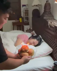 7 Potret Anjasmara dan Anak Beri Kejutan Ulang Tahun Dian Nitami, Sederhana tapi Penuh Kehangatan