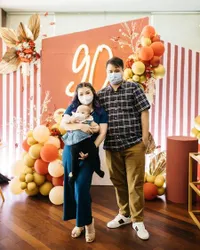 7 Potret Ariella Keponakan Sarwendah yang Cantik dan Tembem Abis Bak Boneka, Usianya Baru 1 Tahun - Sukses Bikin Netizen Gemas 