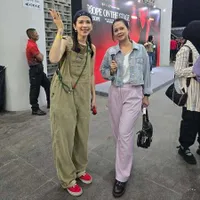 7 Potret Artis Indonesia Nonton Konser J-Hope BTS, Yunita Siregar - Bilqis Anak Ayu Ting Ting Hoki Selfie Bareng Bias