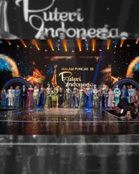 7 Potret Ayu Dewi Jadi Juri di Malam Puncak Puteri Indonesia 2025