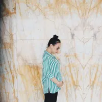 7 Potret Baby Bump Yuanita Christiani di Berbagai Momen, dari Liburan sampai Imlek
