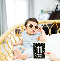 7 Potret Baby Cara Rose Anak Rianti Cartwright yang Usianya Nyaris 1 Tahun, Cantik Bermata Bulat - Disebut Calon Model Masa Depan