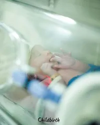 7 Potret Baby Ukkasya Putra Zaskia Sungkar-Irwansyah, Penyejuk Jiwa yang Ditunggu Selama 1 Dekade - Sudah Bisa Pose Santai 