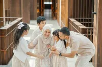 7 Potret Bahagia Shireen Sungkar Bersama Tiga Anaknya, Ungkap Garap Skripsi Saat Hamil - Sidang Sambil Pumping ASI