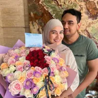 7 Potret Bebi Romeo dan Meisya Siregar Rayakan Anniversary ke-20, Awet Romantis Meski Kisah Cinta Dramatis