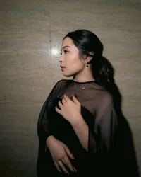 7 Potret Bernadya yang Bawa Pulang 4 Penghargaan Sekaligus di Spotify Wrapped Live Indonesia 2024