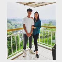 7 Potret Bintang Anak Christy Jusung dan Hengky Kurniawan, Kini Tingginya Sudah Melebihi Sang Ibunda - Makin Ganteng