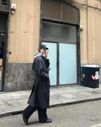 7 Potret Byeon Woo Seok Jalan-jalan di Italia, Konsep Foto 'Boyfriend Pic' Bikin Serasa Lagi Kencan Virtual