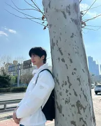 7 Potret Byeon Woo Seok yang Disebut Ikon Pembawa Rezeki Nomplok, Netizen Korea Berbondong Pengin Ketemu Lewat Mimpi